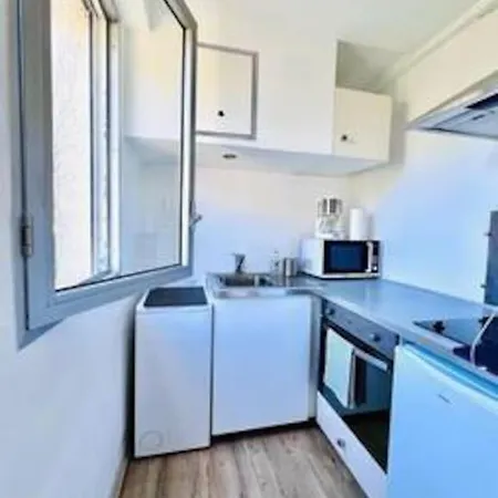 Pour Jeune, 17m2, Proche Centre Apartment Saint-Tropez